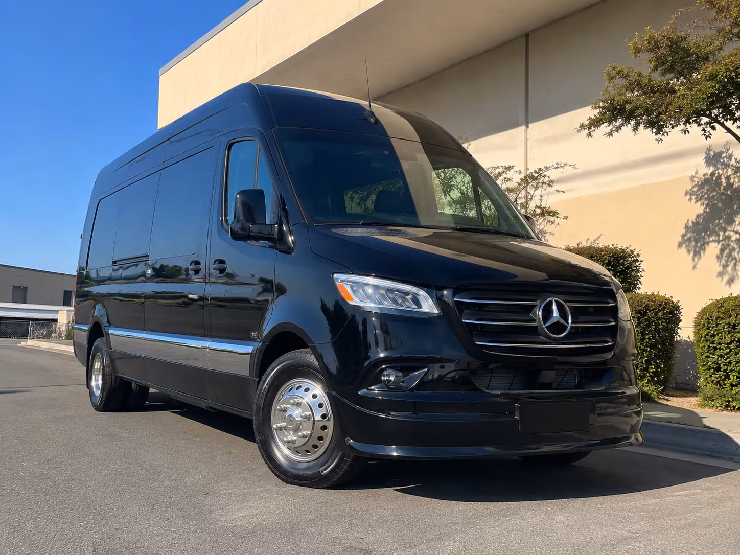 find the perfect transportation for your next corporate event 1
