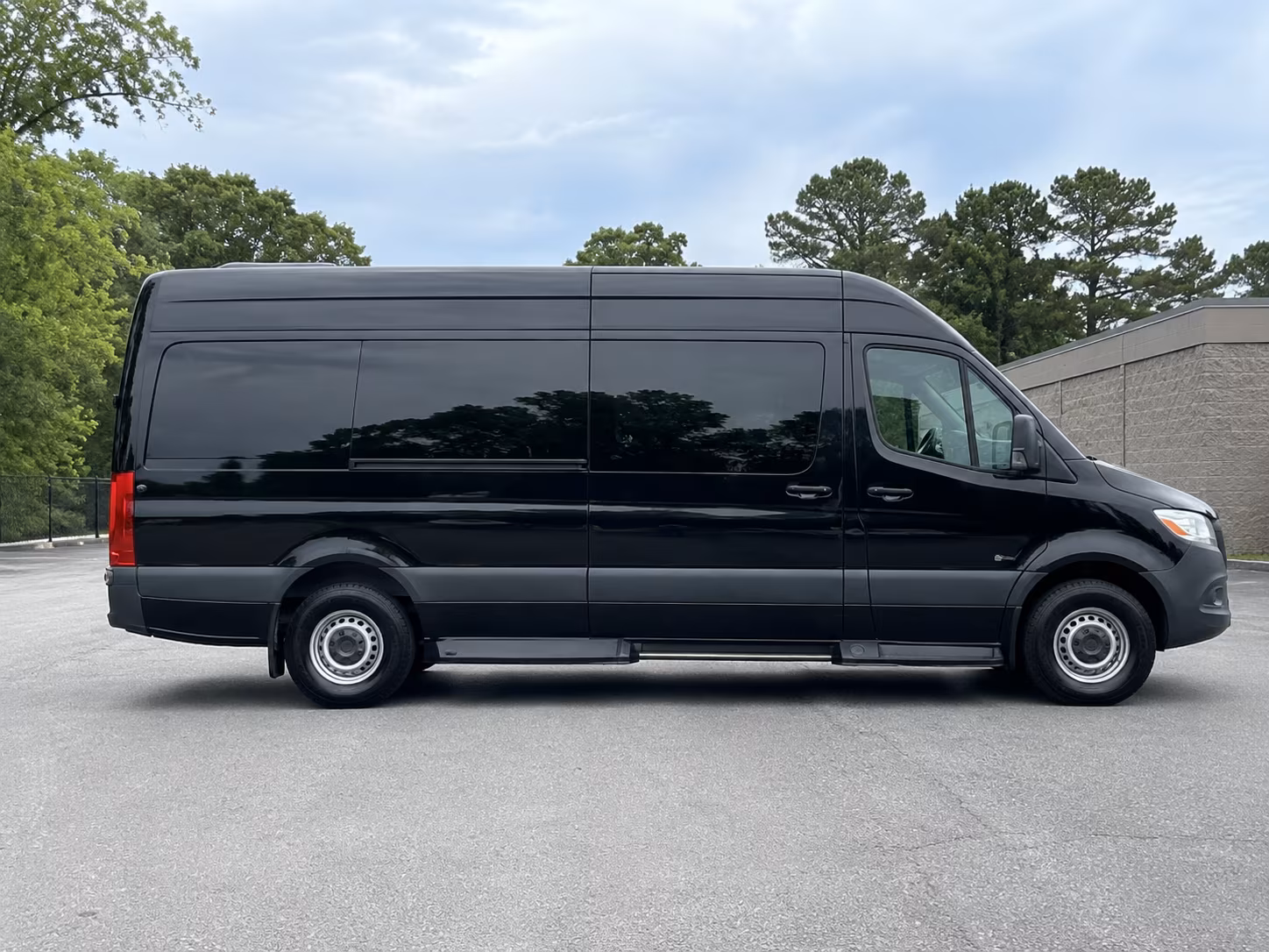 gresham airport sprinter van pickups for red eye flights and any hour arrivals